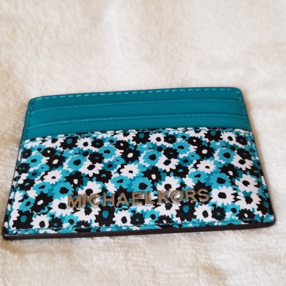Michael Kors Card Holder with ID Slot - Picture 4 of 6